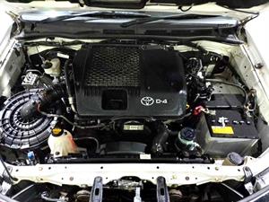 kibris-araba-com-kktc-araba-bayi-oto-galeri-satilik-arac-ilan-İkinci El 2014 Toyota  Hilux  2.5