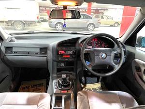 kibris-araba-com-kktc-araba-bayi-oto-galeri-satilik-arac-ilan-İkinci El 1998 BMW  3-Serisi  318i