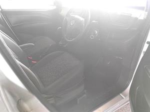 kibris-araba-com-kktc-araba-bayi-oto-galeri-satilik-arac-ilan-Plakasız 2 El 2017 Vauxhall  Combo  1.3 CDTI