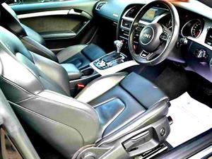kibris-araba-com-kktc-araba-bayi-oto-galeri-satilik-arac-ilan-İkinci El 2013 Audi  A5  2.0 TDİ S Line Black Edition