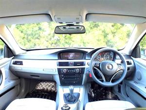kibris-araba-com-kktc-araba-bayi-oto-galeri-satilik-arac-ilan-İkinci El 2007 BMW  3-Serisi  320i