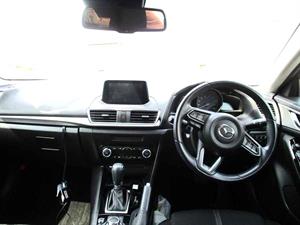 kibris-araba-com-kktc-araba-bayi-oto-galeri-satilik-arac-ilan-Plakasız 2 El 2018 Mazda  Axela  1.5