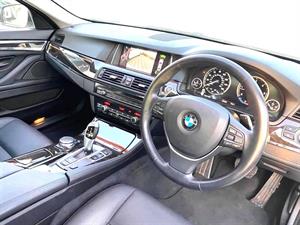 kibris-araba-com-kktc-araba-bayi-oto-galeri-satilik-arac-ilan-Plakasız 2 El 2017 BMW  5-Serisi  520d