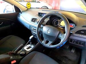 kibris-araba-com-kktc-araba-bayi-oto-galeri-satilik-arac-ilan-İkinci El 2011 Renault  Fluence  1.6