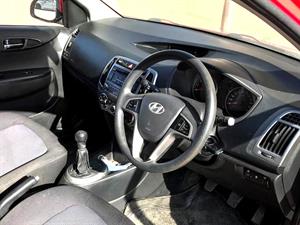 kibris-araba-com-kktc-araba-bayi-oto-galeri-satilik-arac-ilan-İkinci El 2014 Hyundai  i20  1.4
