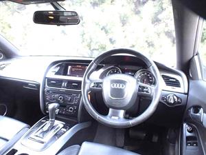 kibris-araba-com-kktc-araba-bayi-oto-galeri-satilik-arac-ilan-İkinci El 2011 Audi  A5 S line  2.0 TFSI