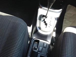 kibris-araba-com-kktc-araba-bayi-oto-galeri-satilik-arac-ilan-Plakasız 2 El 2017 Toyota  Vitz  1.3