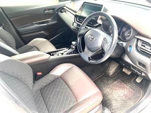 kibris-araba-com-kktc-araba-bayi-oto-galeri-satilik-arac-ilan-Plakasız 2 El 2017 Toyota  C-HR  Hybrid