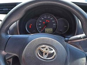 kibris-araba-com-kktc-araba-bayi-oto-galeri-satilik-arac-ilan-İkinci El 2013 Toyota  Vitz  1.3.