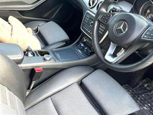 kibris-araba-com-kktc-araba-bayi-oto-galeri-satilik-arac-ilan-İkinci El 2017 Mercedes-Benz  GLA  180 Sport Premium Plus