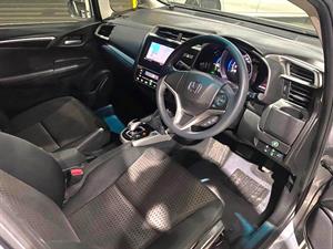 kibris-araba-com-kktc-araba-bayi-oto-galeri-satilik-arac-ilan-Plakasız 2 El 2020 Honda  Fit  1.3 Hybrid