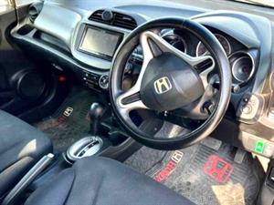 kibris-araba-com-kktc-araba-bayi-oto-galeri-satilik-arac-ilan-İkinci El 2013 Honda  Fit  1.3