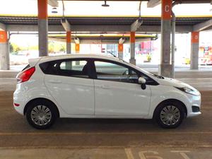 kibris-araba-com-kktc-araba-bayi-oto-galeri-satilik-arac-ilan-İkinci El 2014 Ford  Fiesta  1.4
