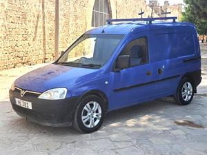 kibris-araba-com-kktc-araba-bayi-oto-galeri-satilik-arac-ilan-İkinci El 2007 Vauxhall  Combo  1.7 CDTI